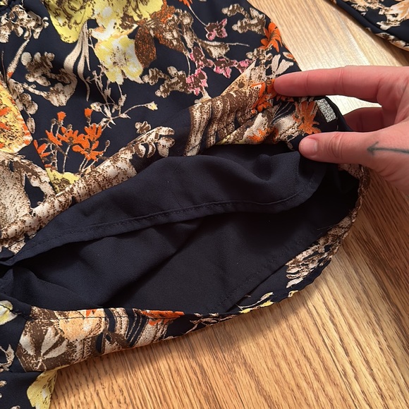 Floral Long Sleeved Romper - Picture 6 of 8